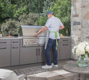 Outdoor Kitchen